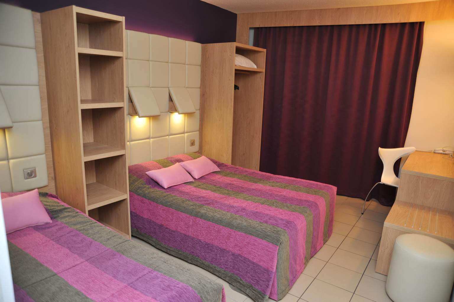 2 Star Room - Hotel Espace Cité, Carcassonne, Hotel with view on the Medieval City
